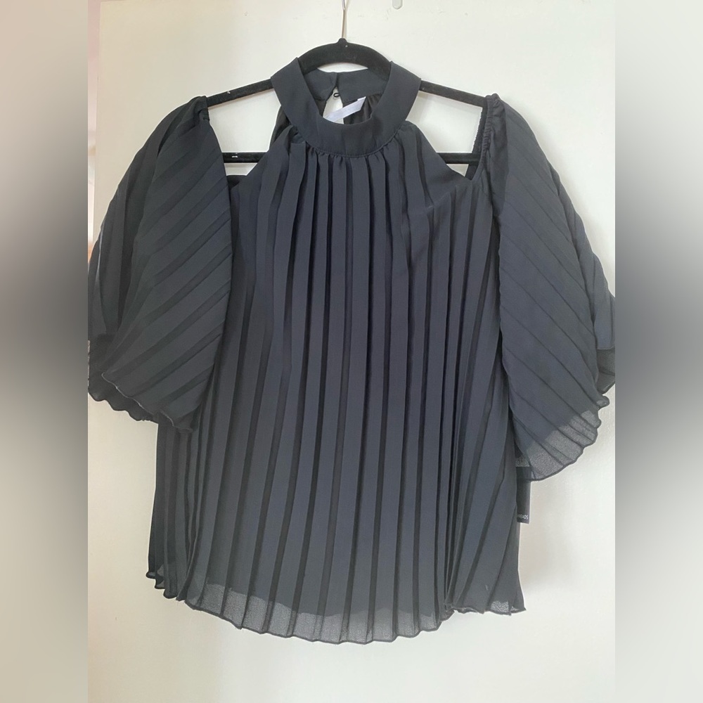 Greyson Threads Ladies cold shoulder pleated blouse